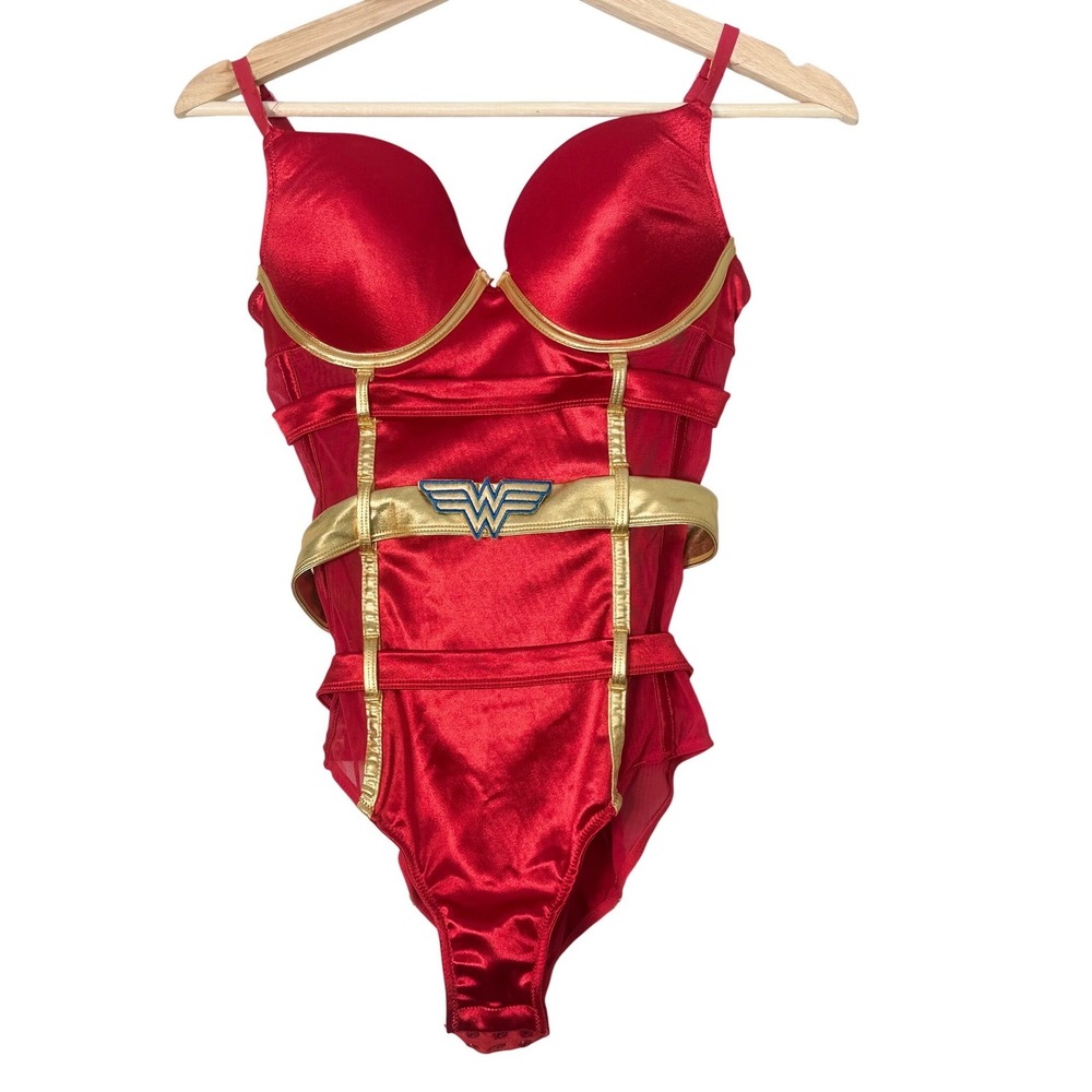 DC Comics Wonder‎ Woman Bodysuit Costume Red Gold WW Logo Adult M Cosplay